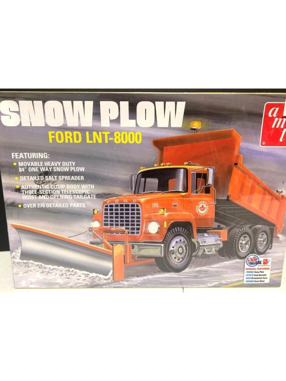 AMT Ford LNT-8000 Snow Plow 1/25 Scale Model Kit 270+ Parts 12+ 2020 Sealed